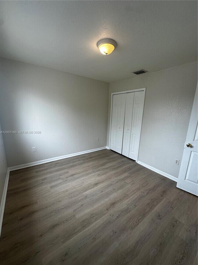 Building Photo - 2812 SE 16th Ave