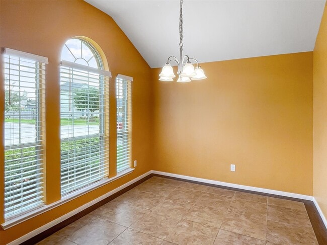 Building Photo - 9303 Daisy Cove Ln