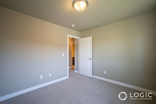 Building Photo - 10233 S Mystic Brook Way