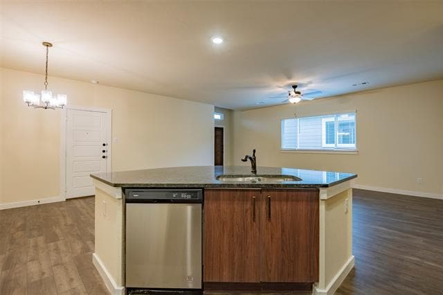Building Photo - 709 Blackland dr