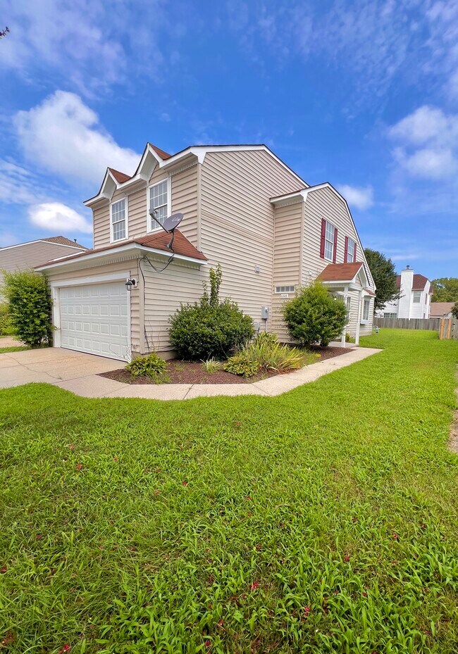 Building Photo - 6223 Cambridge Dr