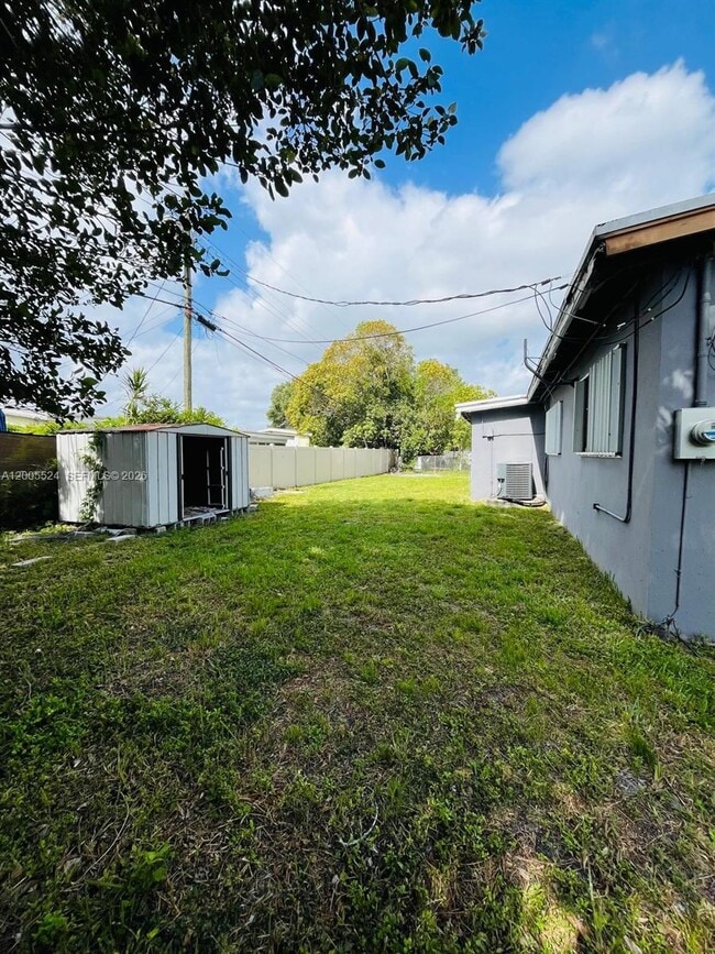 Building Photo - 1420 NE 203rd St