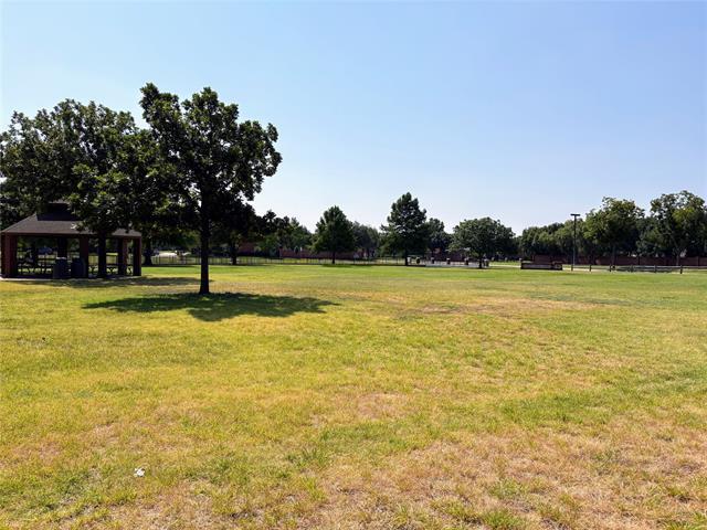 Building Photo - 512 Woodlake Dr