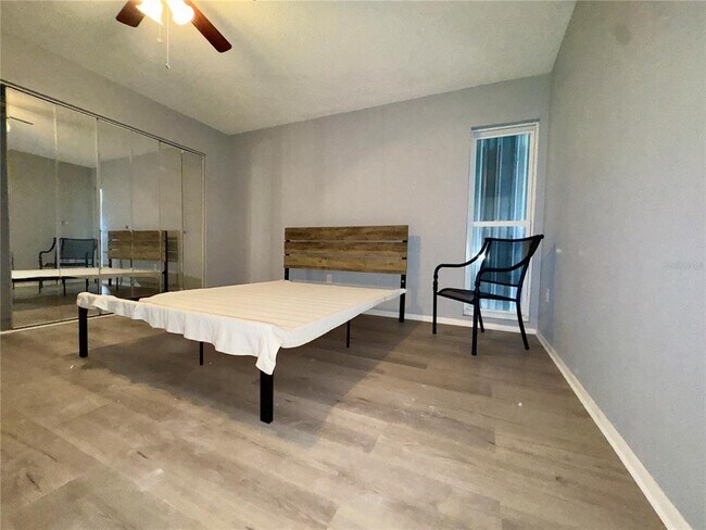 Building Photo - 13543 Longwood Ave