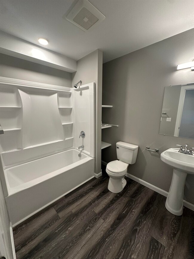 Building Photo - 45 Monarch Wy