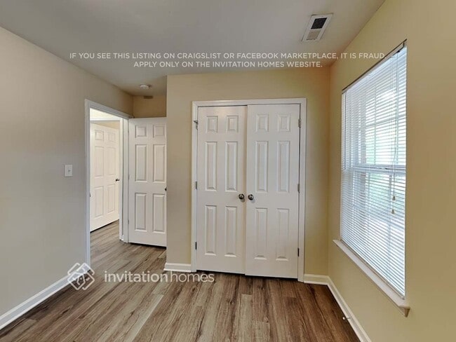 Building Photo - 2120 Centergrove Rd