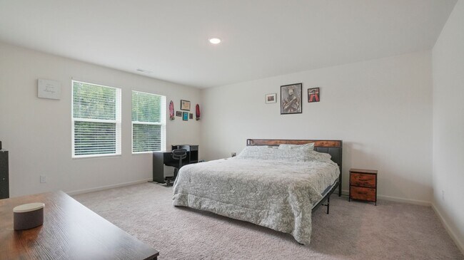 Building Photo - 530 Cessna Dr