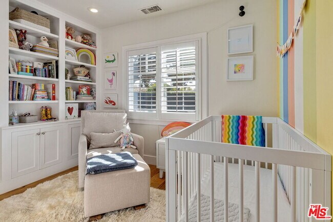 Building Photo - 1605 Cabrillo Ave