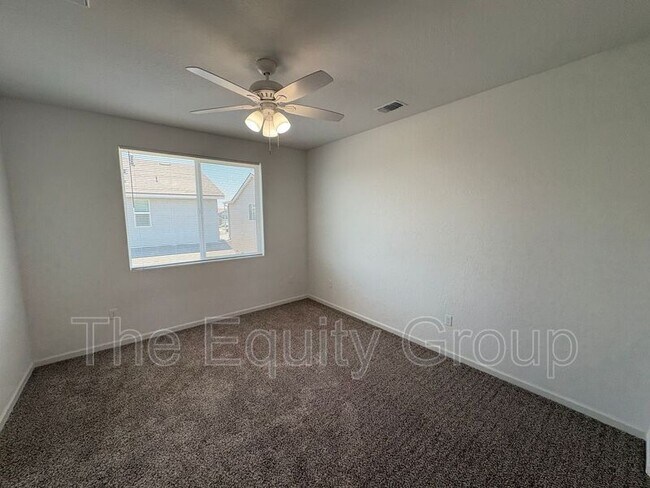 Building Photo - 1105 W Sedona Ave