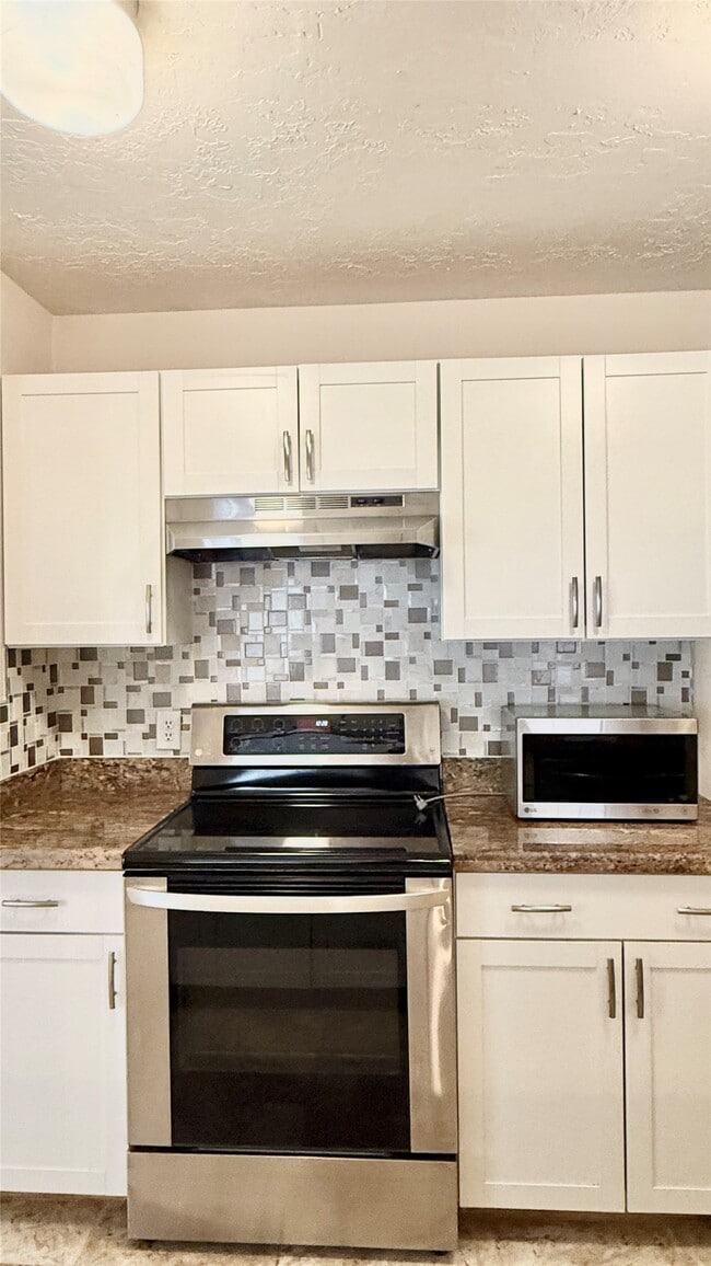 Building Photo - 18 Dellforest Ct