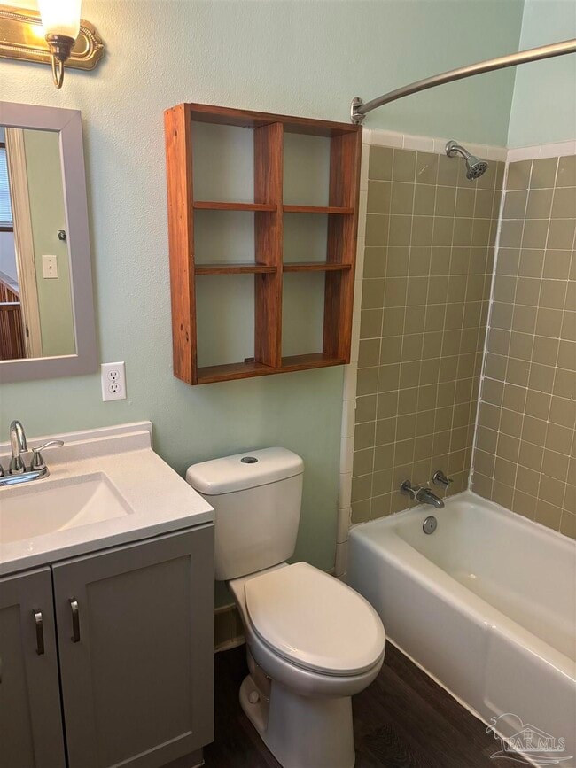 Building Photo - 425 Rentz Ave