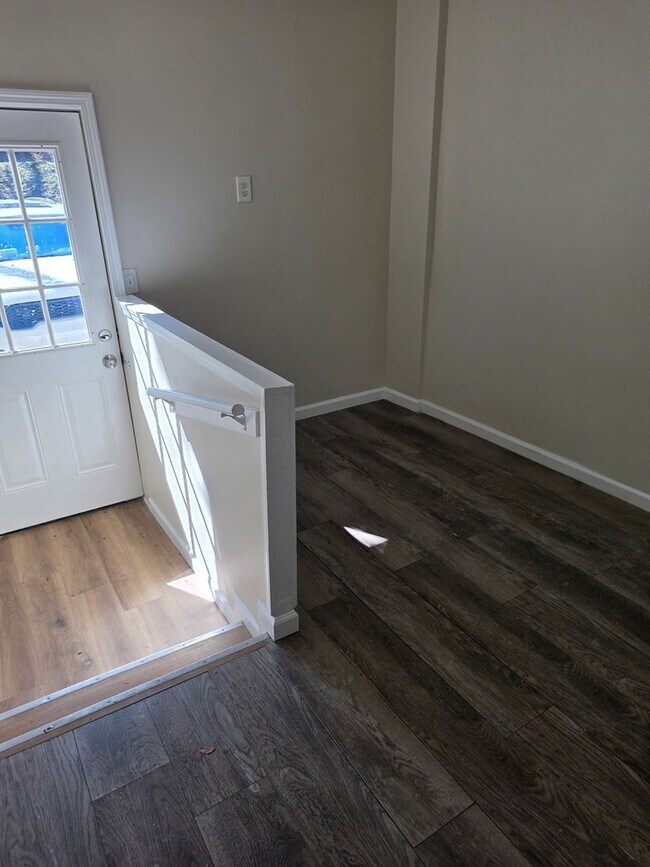 Building Photo - 4 Bedroom 3 Bathroom House in Syracuse