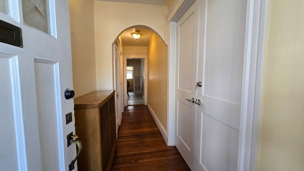 Hallway - 59 Hooker St