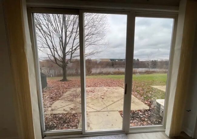 Building Photo - 2555 Arcadia Cir