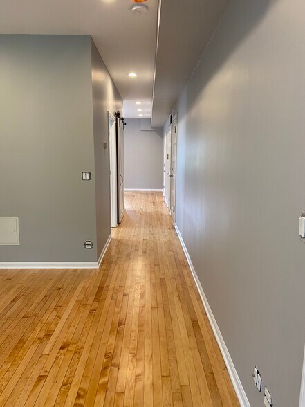 Building Photo - 2112 N Leavitt St
