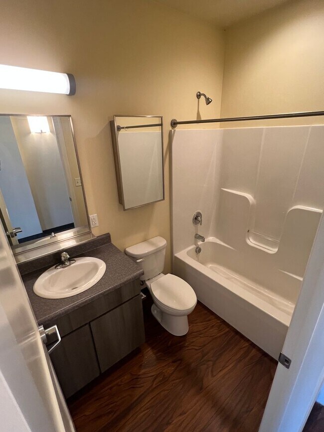 Building Photo - Eisenberg Apartments