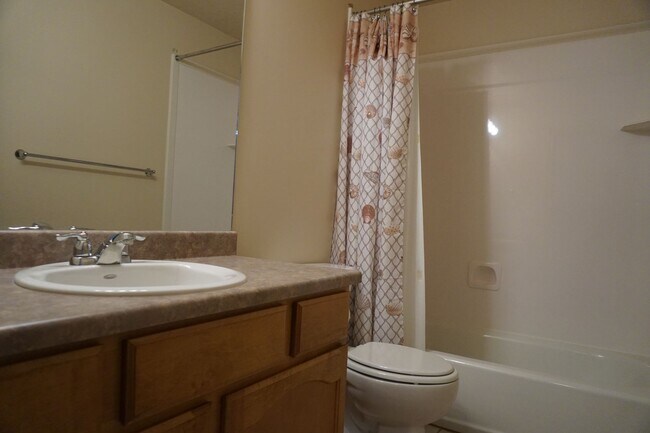 Building Photo - Beautiful Pleasant Grove 6 Bedroom With Mo...
