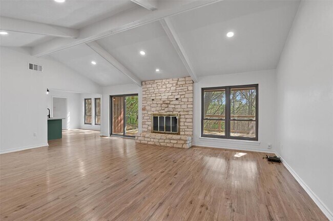 Building Photo - 104 Timpanagos Dr