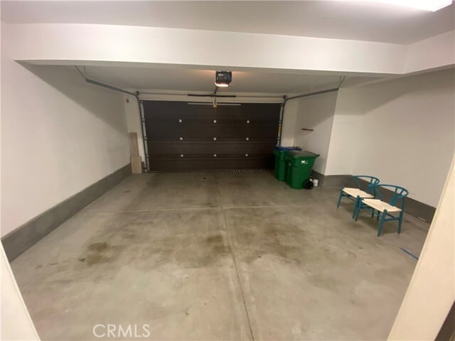 Building Photo - 122 Crescent Moon