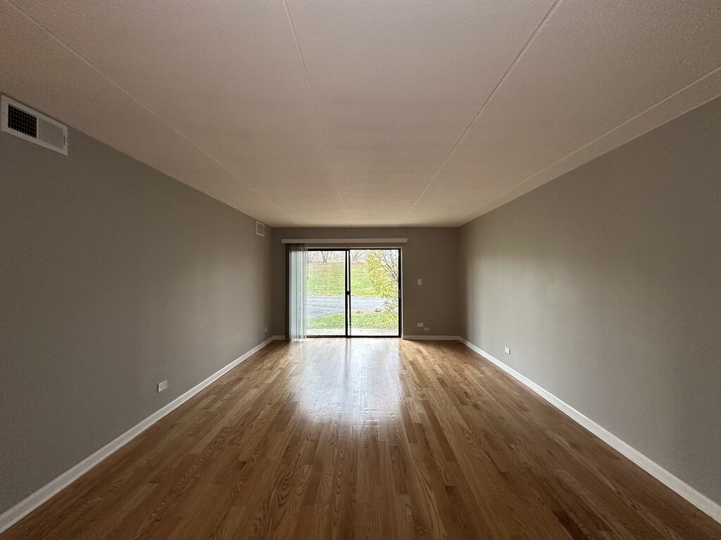 Building Photo - 525 N Quentin Rd