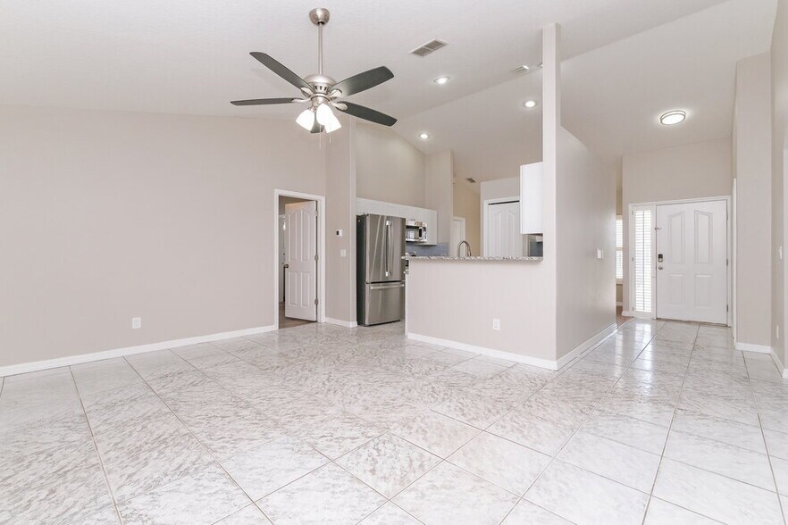 Building Photo - 10402 Barnett Loop
