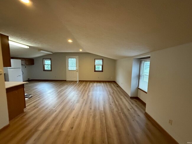 Building Photo - 1024 W Country Club Dr