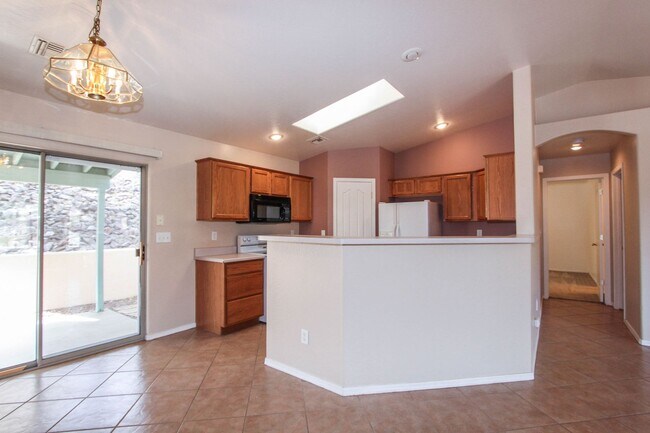 Building Photo - 7200 Spouse Dr