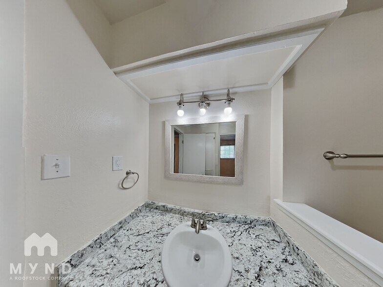 Building Photo - 11364 Quail Run St