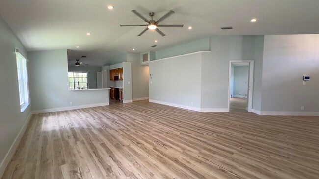 Building Photo - 13285 Opal Ln