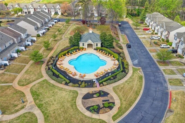 Building Photo - 310 Azalea Cir