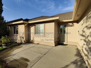 Building Photo - 2667 Torrey Pines Way
