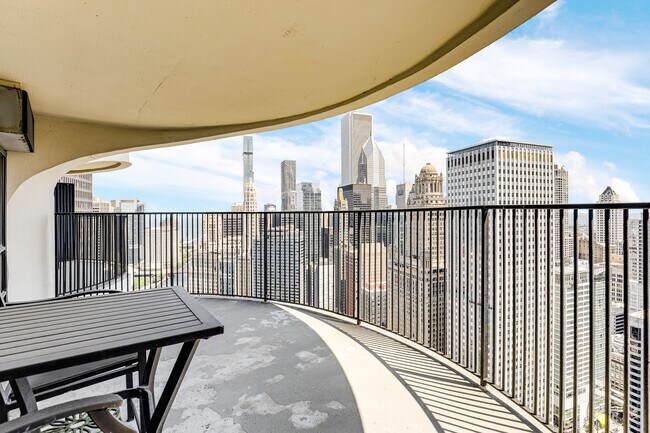 Building Photo - 300 N State St