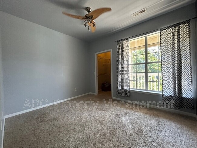 Building Photo - 4261 NE Meadow Creek Cir