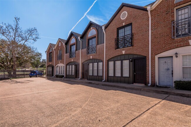 Building Photo - 1616 Avenue N