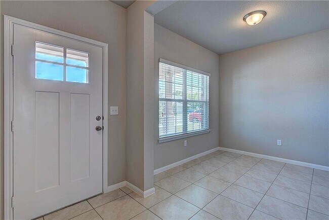 Building Photo - 2212 Bettylou Ln