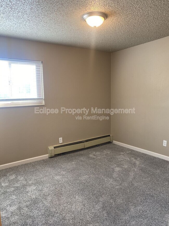 Building Photo - 502 Bell Ct