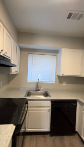 Building Photo - 5573 E 70th Ave