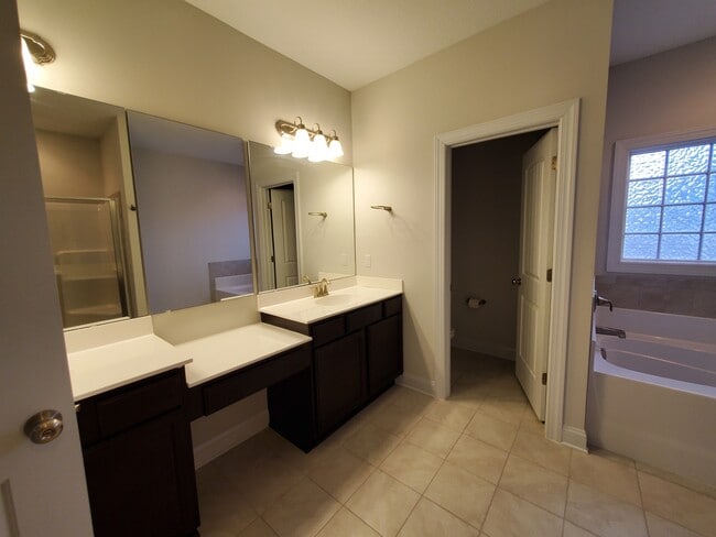 Building Photo - 600 Unity Ct