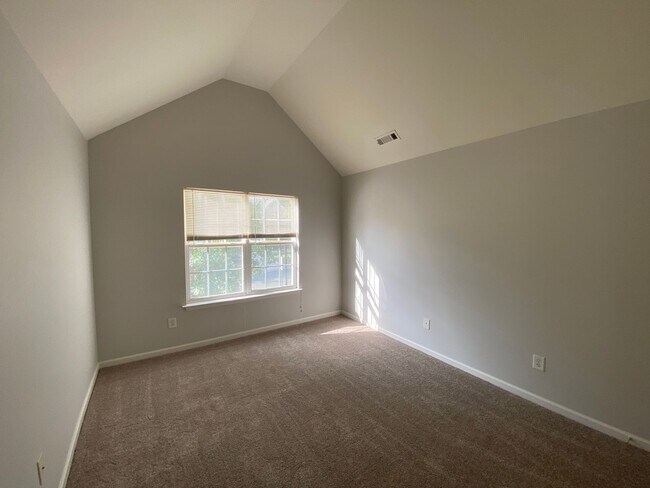 Building Photo - Pristine home located in Linda Vista!