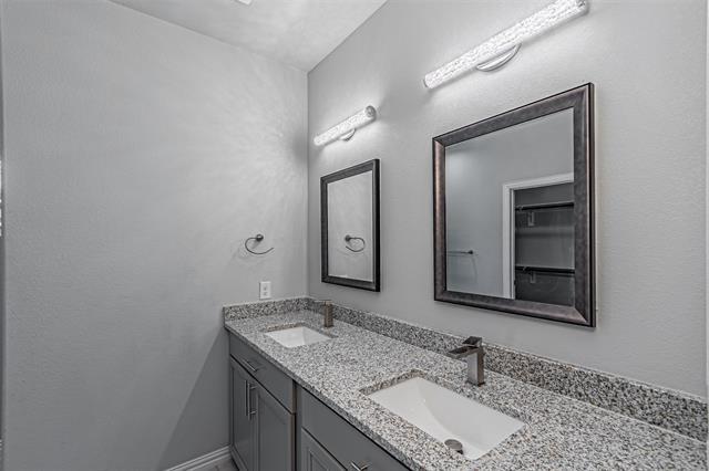Building Photo - 346 Avenue E