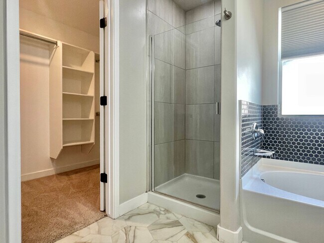 Building Photo - Modern Herriman Home at Big Bend Park!