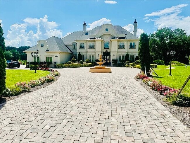 Building Photo - 10301 Savannah Ridge Ln