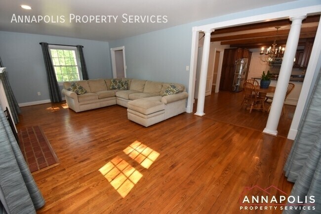 Building Photo - 112 Berrywood Dr