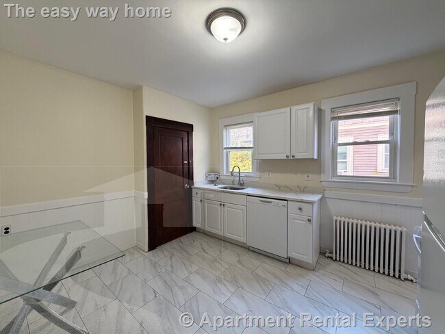 Building Photo - 41 Michigan Ave