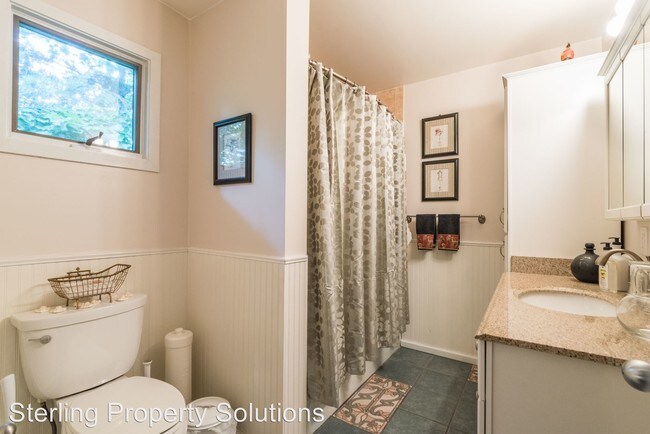 Building Photo - 3 br, 2 bath House - 2-6 Brooke Club Dr