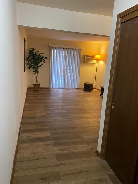 Building Photo - 6830 W Kathleen Ct