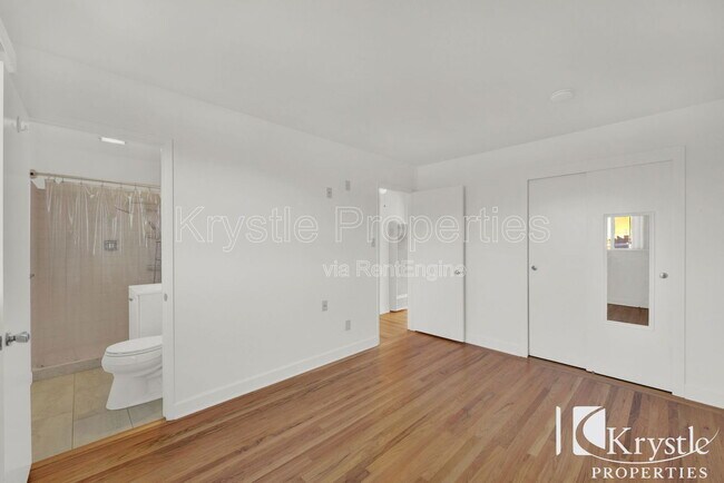 Building Photo - 1512 Sereno Dr