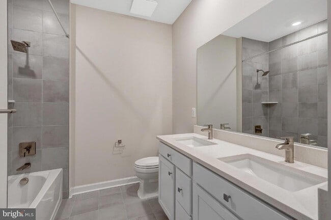 Building Photo - 43769 Metro Ter