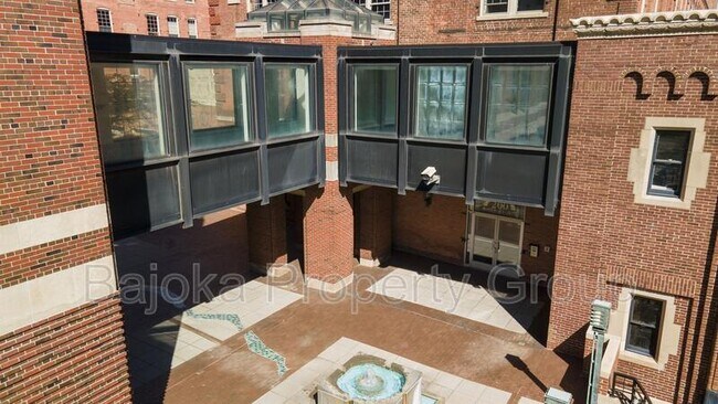 Building Photo - 200 River Pl Dr