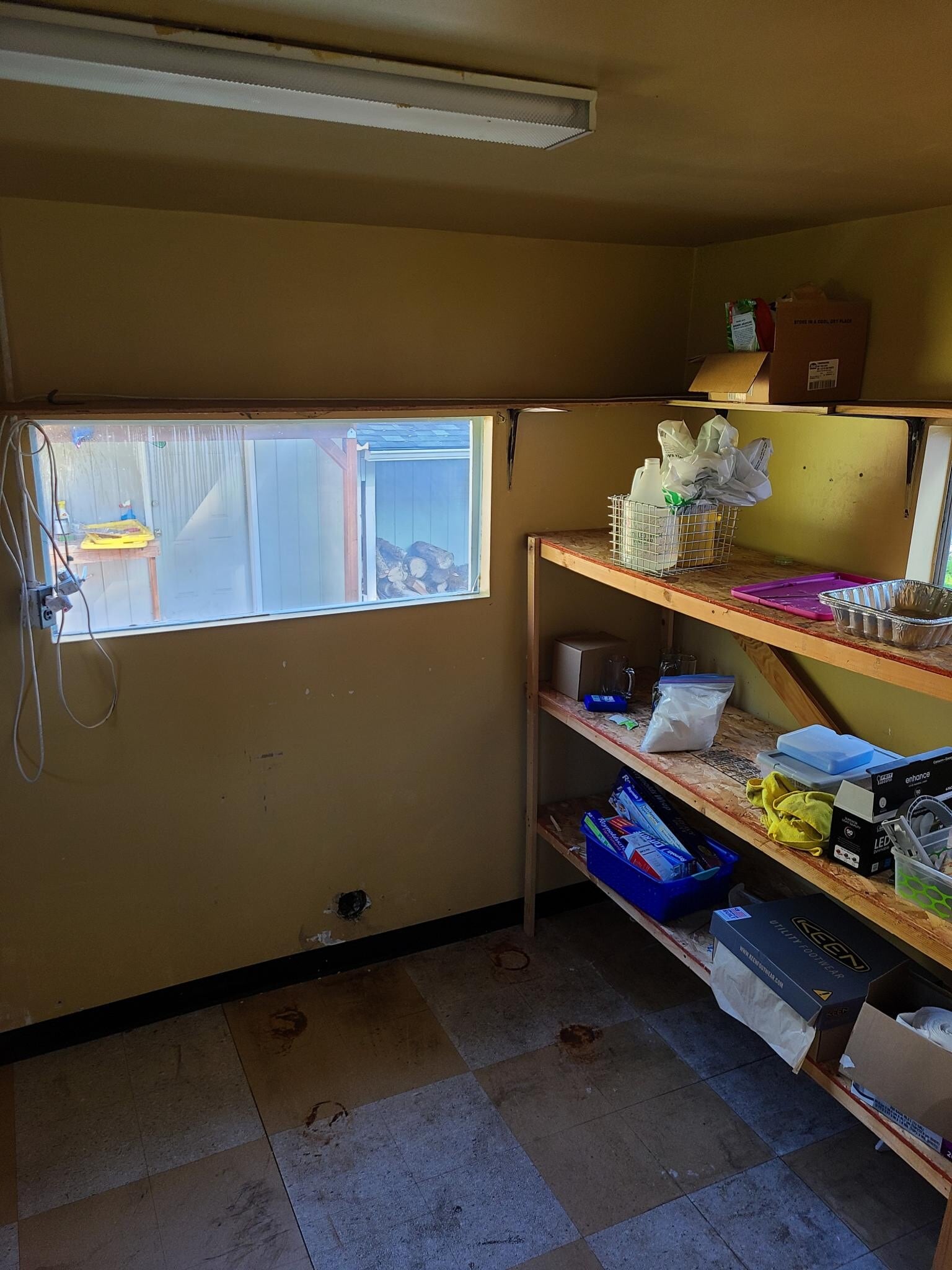 Mud room/ Pantry - 16427 Front Ave